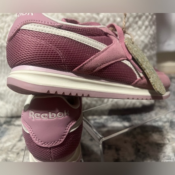 Reebok - Picture 3 of 7